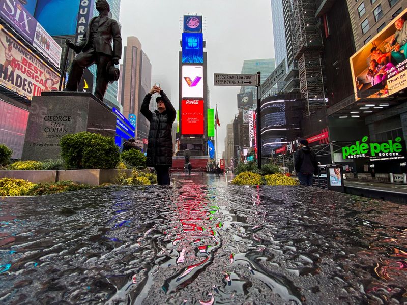 © Reuters. Outbreak of coronavirus disease (COVID-19) in New York