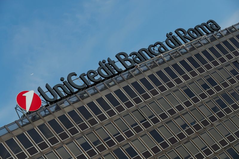 &copy; Reuters. The UniCredit-Banca di Roma bank headquarters is seen in Rome