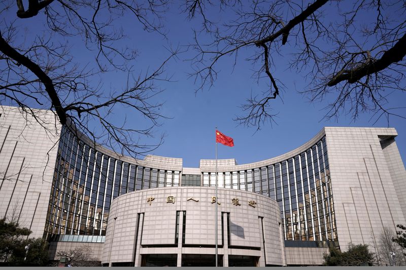&copy; Reuters. 中国人民銀、7日物リバースレポ金利を2.20％に引き下げ（前回2.40％）
