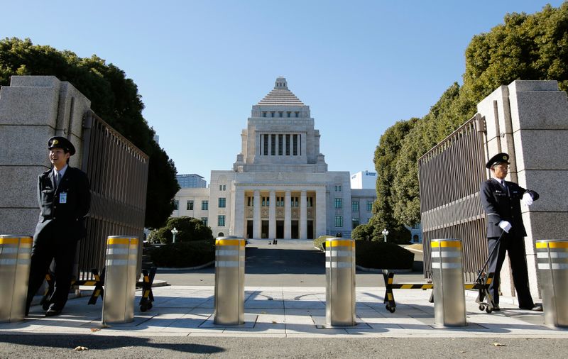 &copy; Reuters. 情報ＢＯＸ：新型コロナウイルスを巡る日本政府の対応