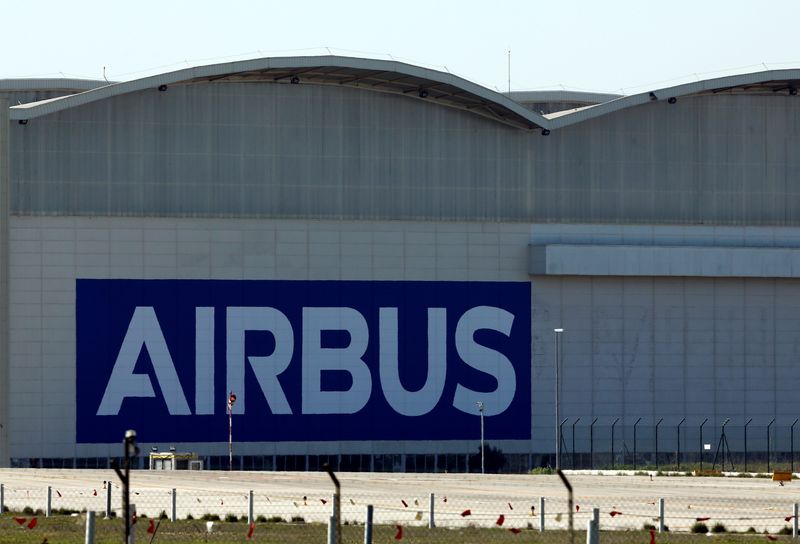 &copy; Reuters. FILE PHOTO: An Airbus assembly plant in Seville, southern Spain