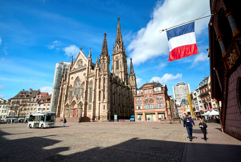 &copy; Reuters. LA COMMISSION EUROPÉENNE VALIDE LE FONDS DE SOLIDARITÉ FRANÇAIS