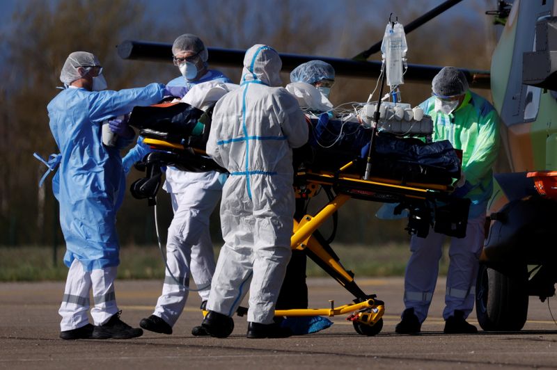&copy; Reuters. Transfer operation of people infected with coronavirus disease (COVID-19) in Strasbourg