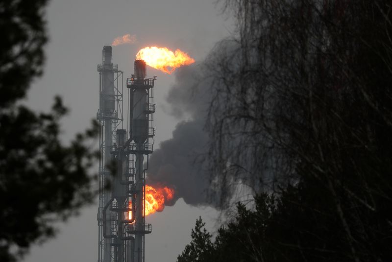 &copy; Reuters. Мозырский НПЗ в Белоруссии