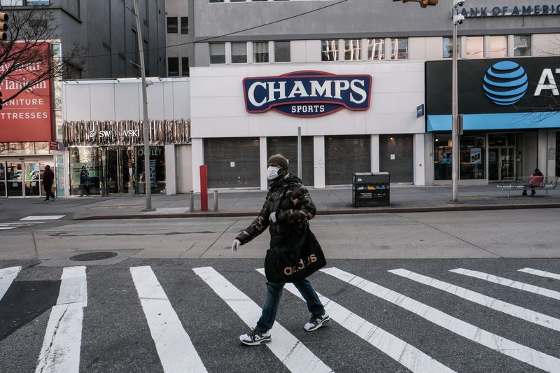 &copy; Reuters. FILE PHOTO: Stores remain closed at Fulton Mall, due to the outbreak of the coronavirus disease (COVID-19) in the Brooklyn borough of New York