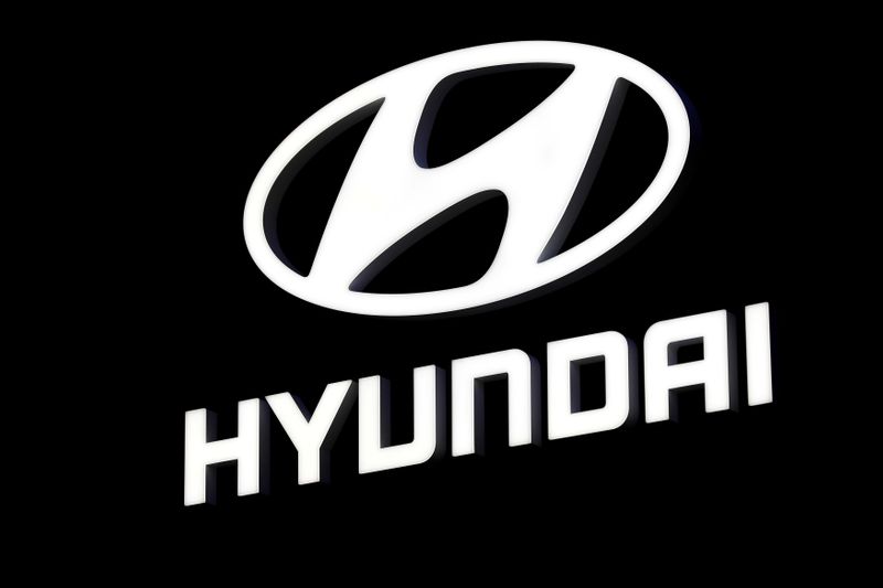 &copy; Reuters. FILE PHOTO: FILE PHOTO:The Hyundai booth displays the company logo at the North American International Auto Show in Detroit