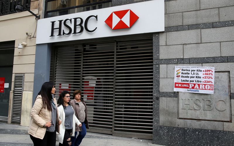 &copy; Reuters. Pedestrians walk past closed HSBC bank during a national strike in Buenos Aires