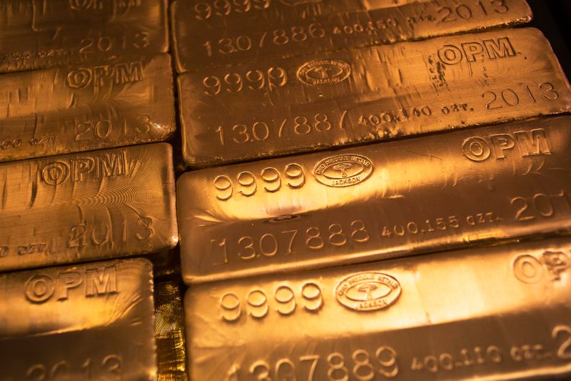&copy; Reuters. Слитки 24-каратного золота в монетном дворе США в Вест-Пойнте