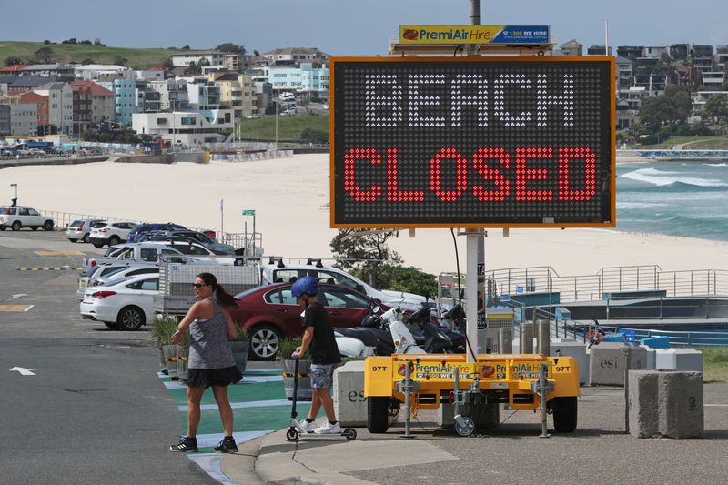 &copy; Reuters. Australia&apos;s Bondi Beach remains closed due to the coronavirus disease (COVID-19) outbreak