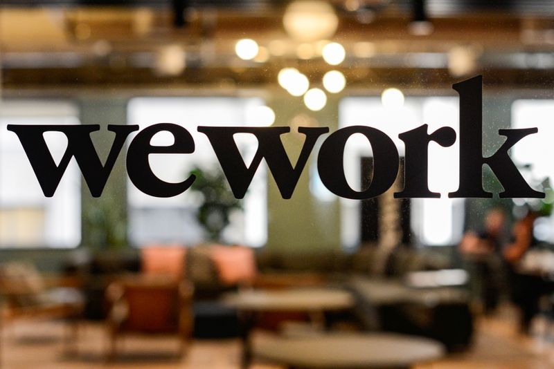 &copy; Reuters. FOTO DE ARCHIVO: El logotipo de WeWork en su oficina en San Francisco, California, EEUU, el 30 de septiembre de 2019