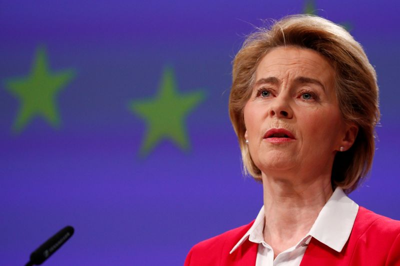 &copy; Reuters. La Presidente della Commissione europea Ursula von der Leyen durante una conferenza sull&apos;impatto economico del coronavirus. Bruxelles, 2 aprile 2020