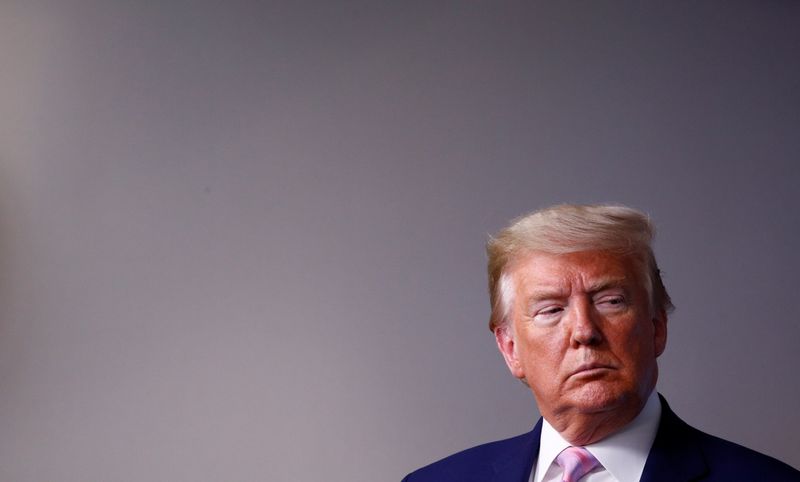 &copy; Reuters. U.S. President Trump and his administration announce moves against Venezuela at coronavirus response briefing at the White House in Washington