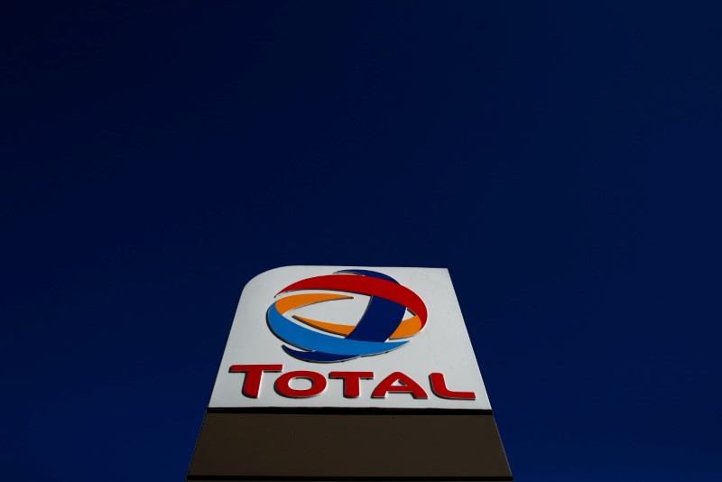 &copy; Reuters. The logo of French oil and gas company Total is seen in a petrol station in Paris