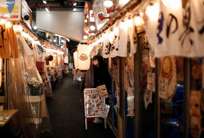 &copy; Reuters. 経済対策、民間でも無利子・無担保融資導入へ＝未来投資会議