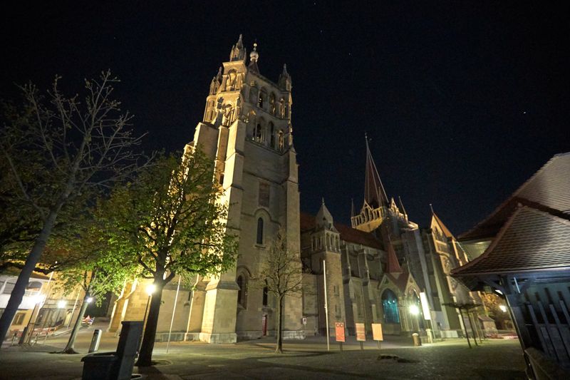 Swiss coronavirus death toll rises to 540, confirmed cases top 20,000