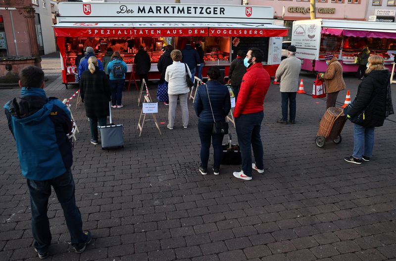 &copy; Reuters. Outbreak of the coronavirus disease (COVID-19) in Frankfurt