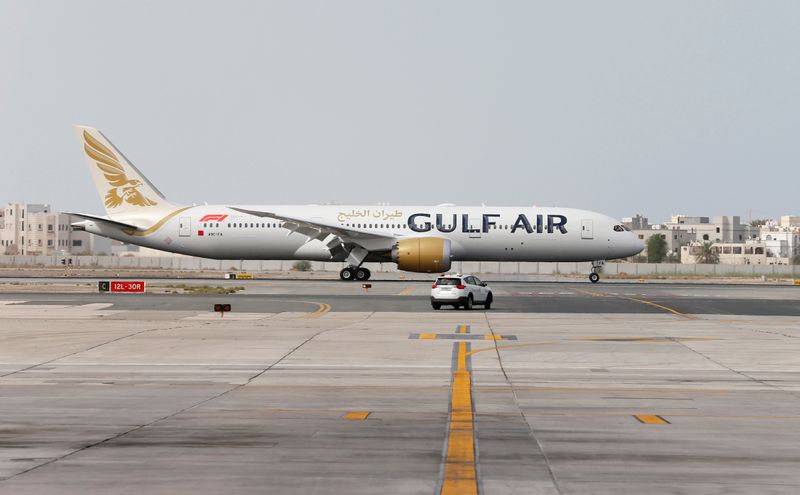 © Reuters. طيران الخليج تعلن عودة رحلات الترانزيت للركاب عبر مطار البحرين