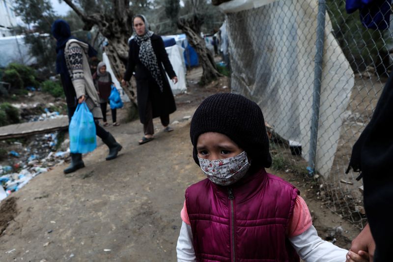 &copy; Reuters. GRÈCE: UN DEUXIÈME CAMP DE RÉFUGIÉS CONFINÉ APRÈS UN CAS DE CORONAVIRUS