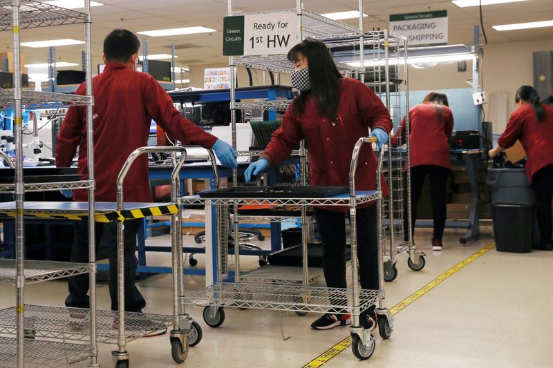 &copy; Reuters. Essential business adapts to staying open during the outbreak of the coronavirus disease (COVID-19) in San Jose