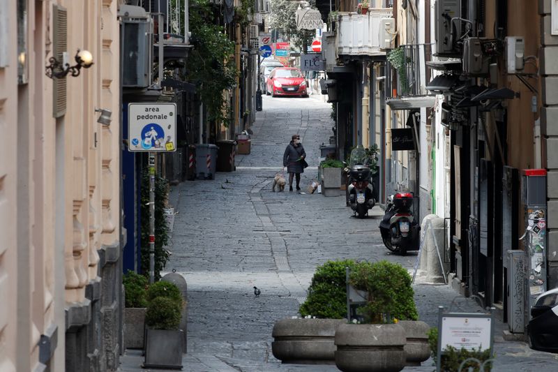 &copy; Reuters. Palm Sunday during coronavirus disease (COVID-19) outbreak in Naples