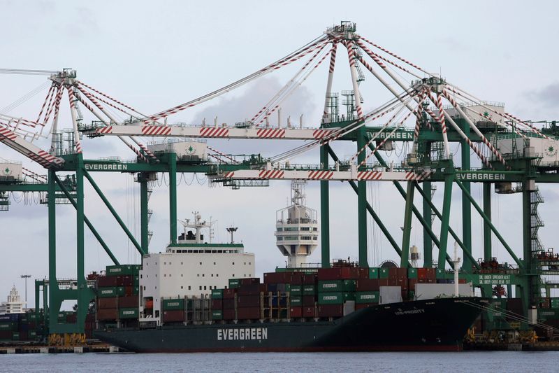 &copy; Reuters. FILE PHOTO:  A Evergreen Marine container ship is seen at Kaohsiung Port