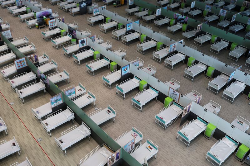 &copy; Reuters. A view of beds at a shopping mall, one of Iran&apos;s largest, which has been turned into a centre to receive patients suffering from the coronavirus disease (COVID-19), in Tehran