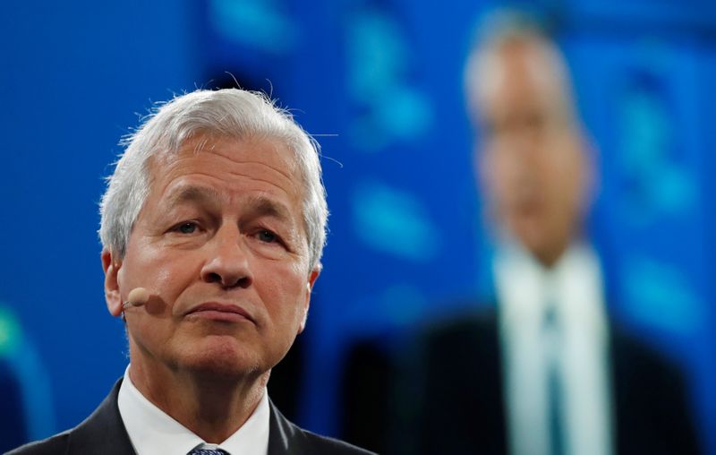 © Reuters. Jamie Dimon, chairman & CEO of JP Morgan Chase & Co., speaks during the Bloomberg Global Business Forum in New York City