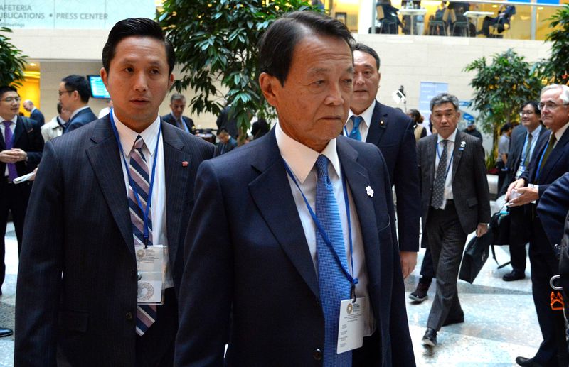 &copy; Reuters. 財政状況は厳しくなるが、今は経済再生が優先＝麻生財務相