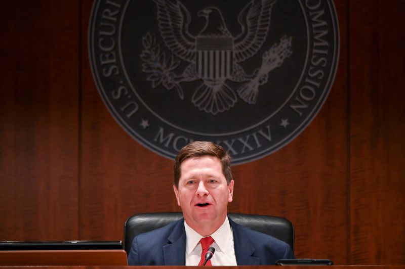 &copy; Reuters. FILE PHOTO: Chairman Clayton participates in a U.S Securities and Exchange Commission open meeting to propose changing its definition of an &quot;accredited investor&quot; in Washington