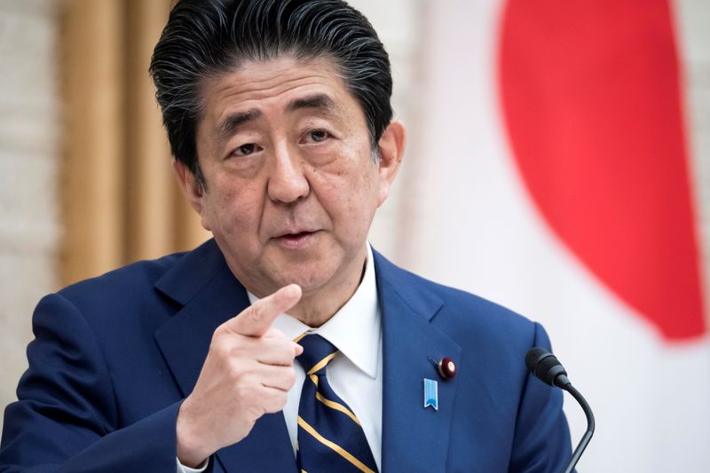 &copy; Reuters. 地方移動でリスク高まる、行動変えるよう要請＝安倍首相