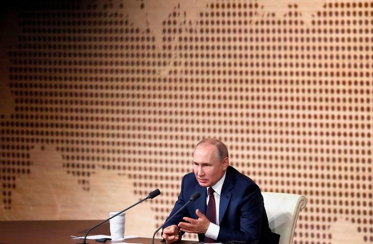 &copy; Reuters. Президент РФ Владимир Путин на ежегодной пресс-конференции в Москве