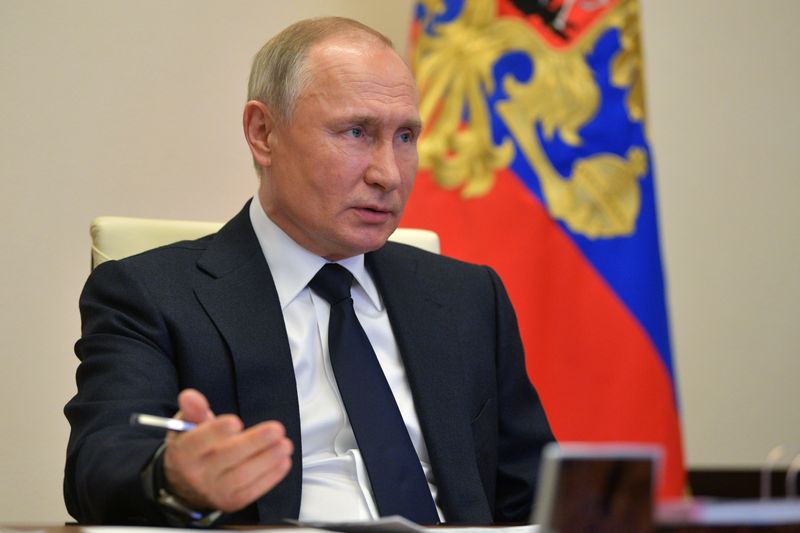&copy; Reuters. Presidente da Rússia, Vladimir Putin, preside reunião por videoconferência nos arredores de Moscou