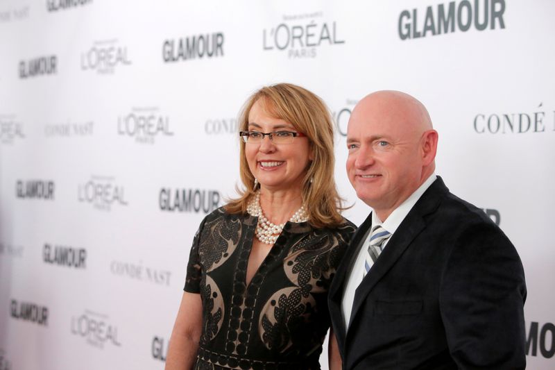 © Reuters. FILE PHOTO: Gabrielle Giffords and husband Mark Kelly attend the 2017 Glamour Women of the Year Awards at the Kings Theater in Brooklyn, New York.