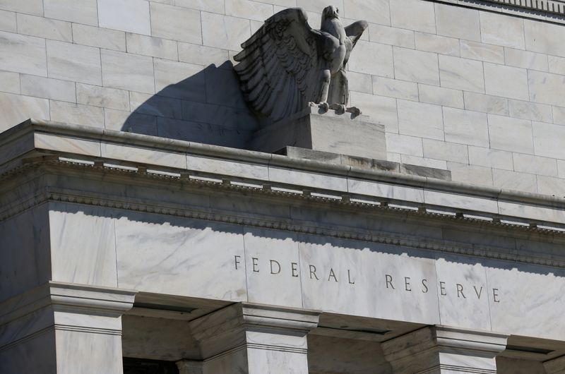 &copy; Reuters. Imagen de archivo del edificio que alberga a la Reserva Federal de Estados Unidos en Washington. Marzo, 2019. REUTERS/Leah Millis