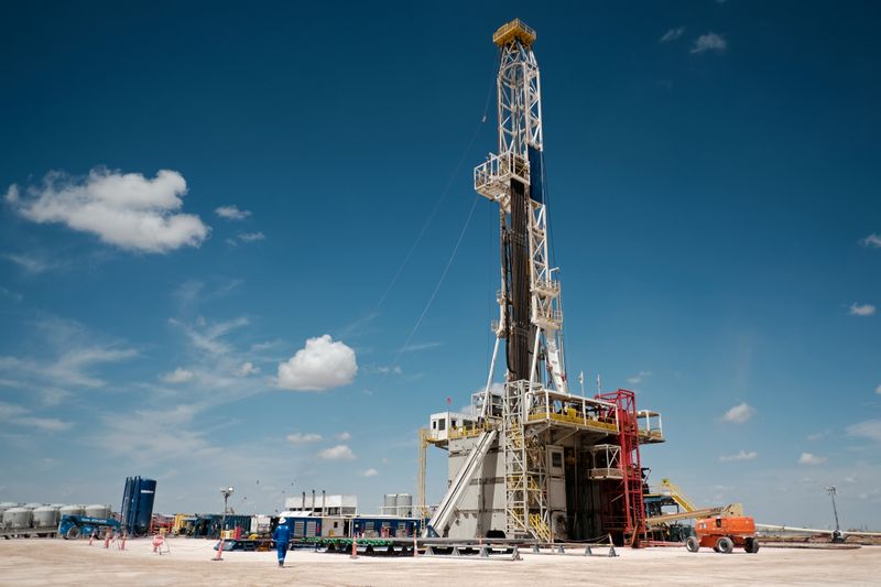 &copy; Reuters. Chevron oil exploration drilling site near Midland