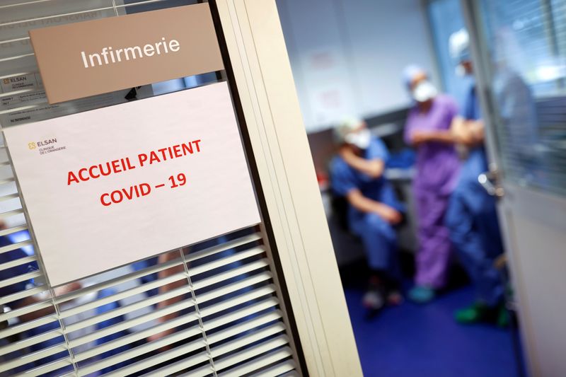 &copy; Reuters. CORONAVIRUS: LA FRANCE ENREGISTRE UN NOUVEAU RECUL DES CAS GRAVES