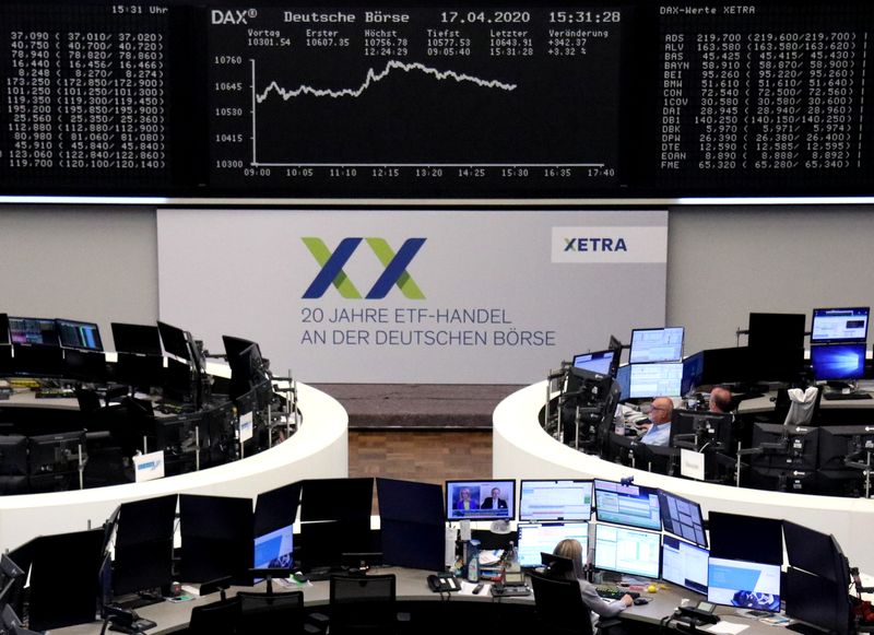 &copy; Reuters. FILE PHOTO: The German share price index DAX graph is pictured at the stock exchange in Frankfurt