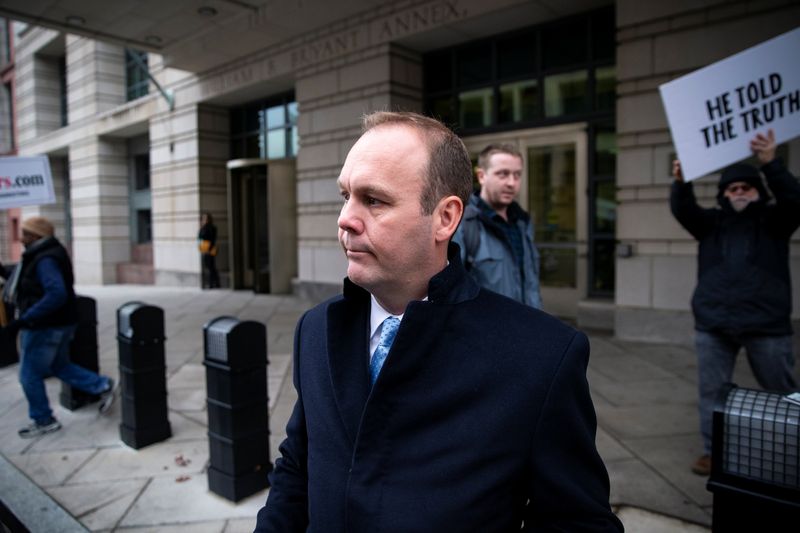 &copy; Reuters. Rick Gates, former campaign aide to U.S. President Donald Trump, departs federal court in Washington