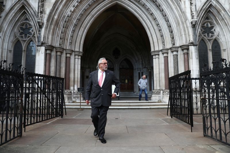 &copy; Reuters. Indian businessman Vijay Mallya leaves the Royal Courts of Justice in London