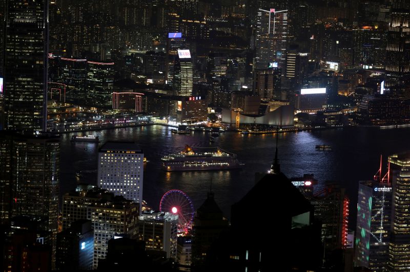 © Reuters. Una vista general de la ciudad de Hong Kong desde la Torre Peak