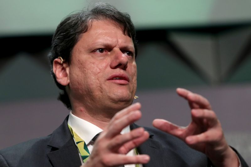 &copy; Reuters. Ministro da Infraestrutura, Tarcísio de Freitas, durante fórum de investimentos em São Paulo