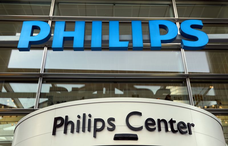 © Reuters. Logo da Philips na sede da empresa, em Amsterdã, Holanda