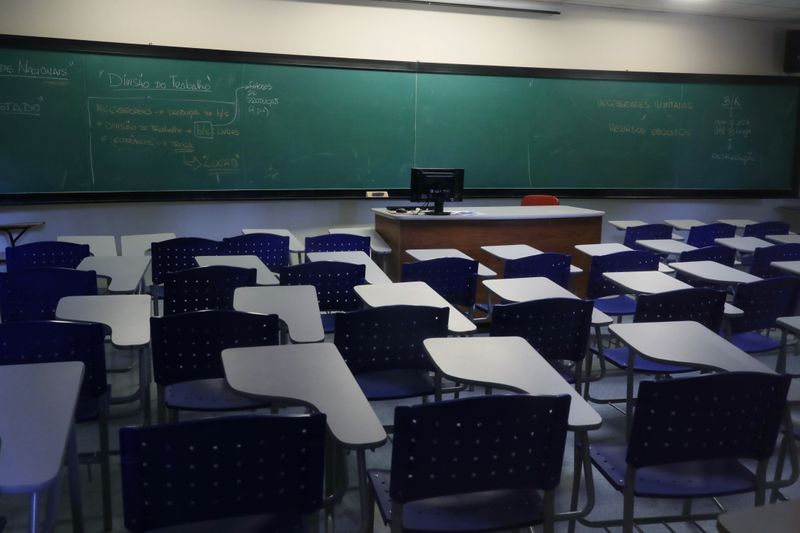 © Reuters. Sala de aula vazia em faculdade durante pandemia de coronavírus