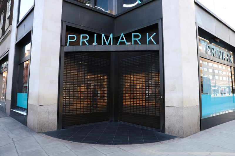 &copy; Reuters. FIILE PHOTO: Closed entrance of a Primark store on Oxford Street due to coronavirus disease (COVID-19) outbreak in London