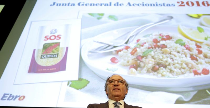 &copy; Reuters. FOTO DE ARCHIVO: Antonio Hernández, presidente de la empresa española de alimentación Ebro, ante la junta de accionistas de la compañía en Madrid