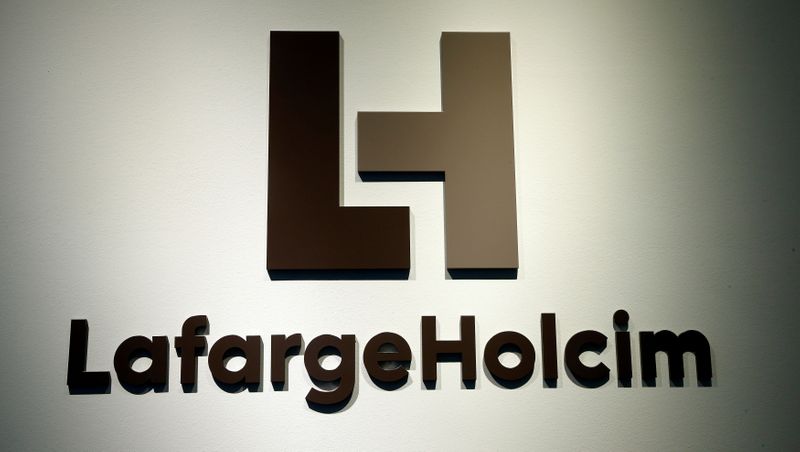 &copy; Reuters. The logo of LafargeHolcim, the world&apos;s largest cement maker, is seen in Zurich