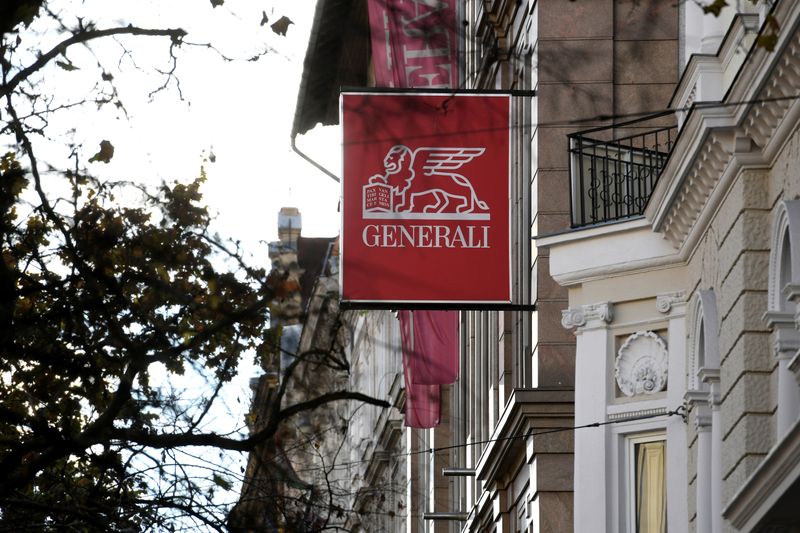 &copy; Reuters. Il logo del gruppo Generali presso la sede del gruppo a Budapest, 29 novembre 2019