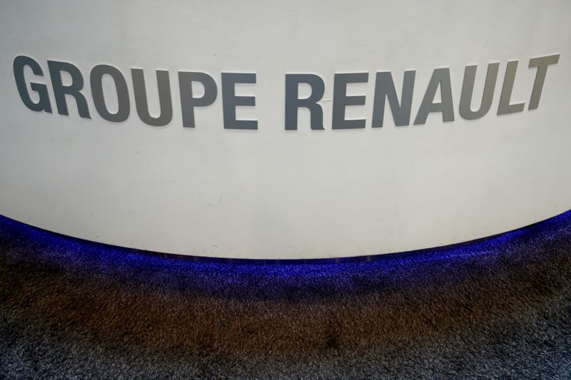 © Reuters. FILE PHOTO: French carmaker Renault's 2019 annual results presentation in Boulogne-Billancourt