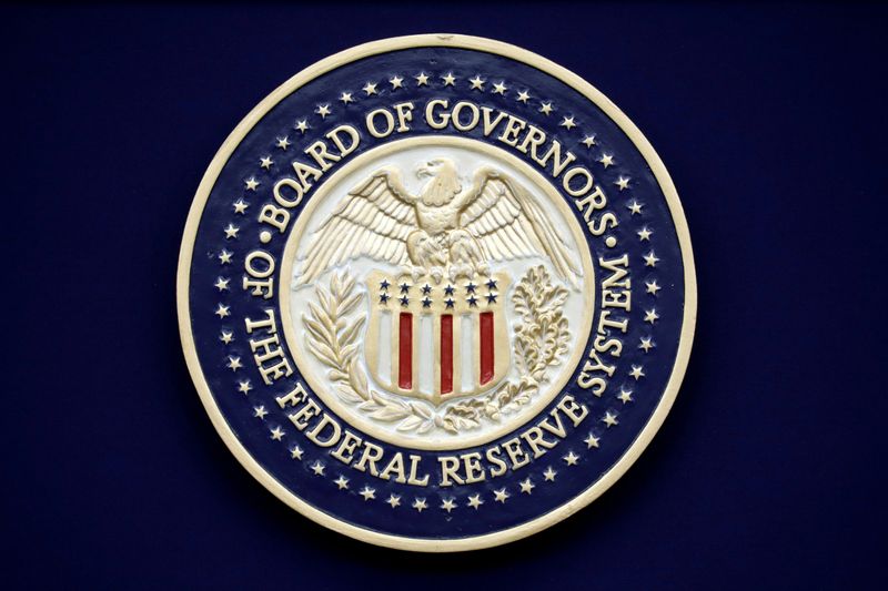 &copy; Reuters. FILE PHOTO: The seal of the U.S. Federal Reserve