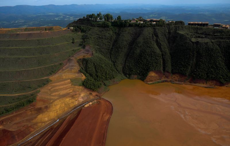 © Reuters. Vista de barragem da Vale que se rompeu em Brumadinho (MG) no início do ano passado